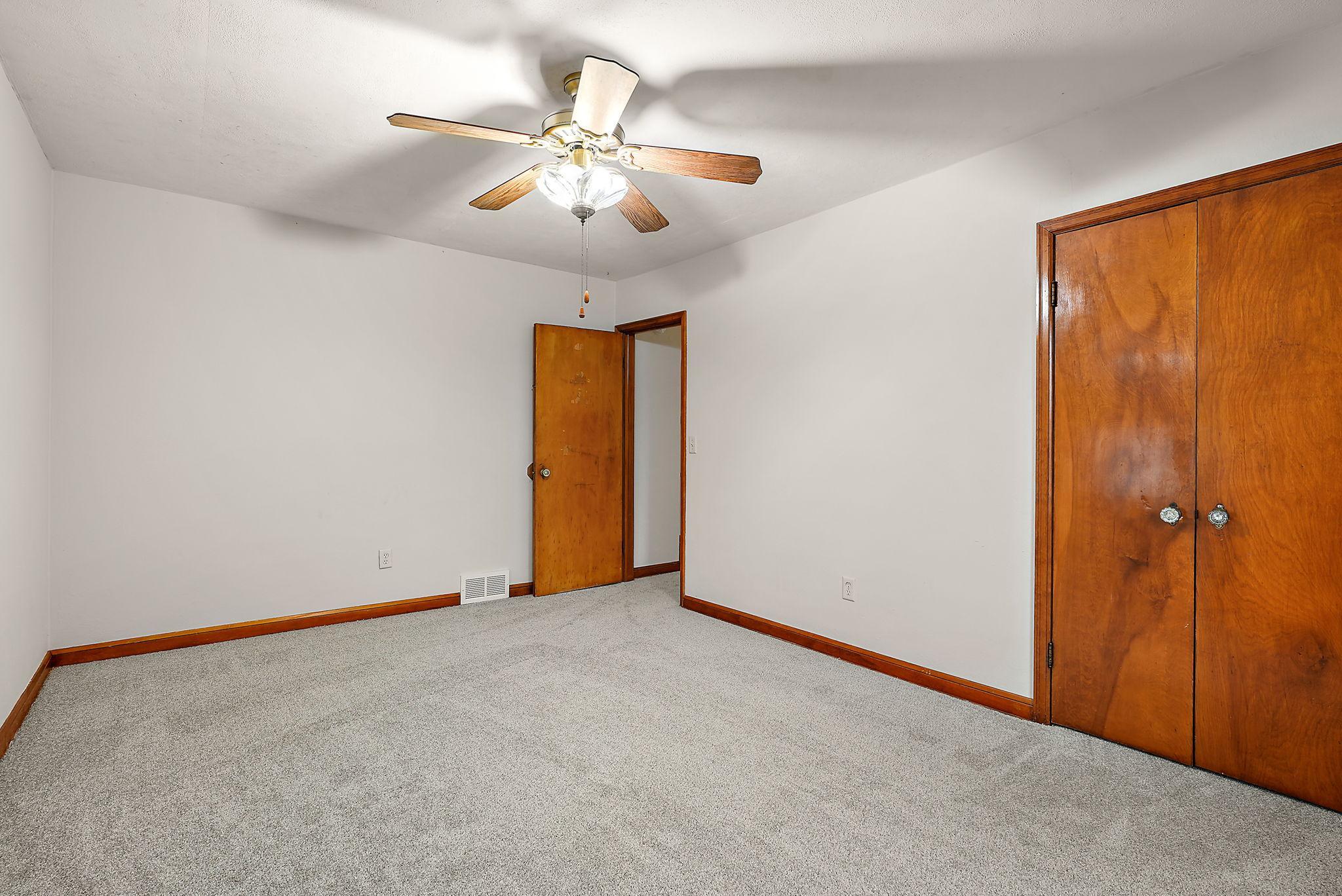 15717 Clayton Avenue E Property Photo 31
