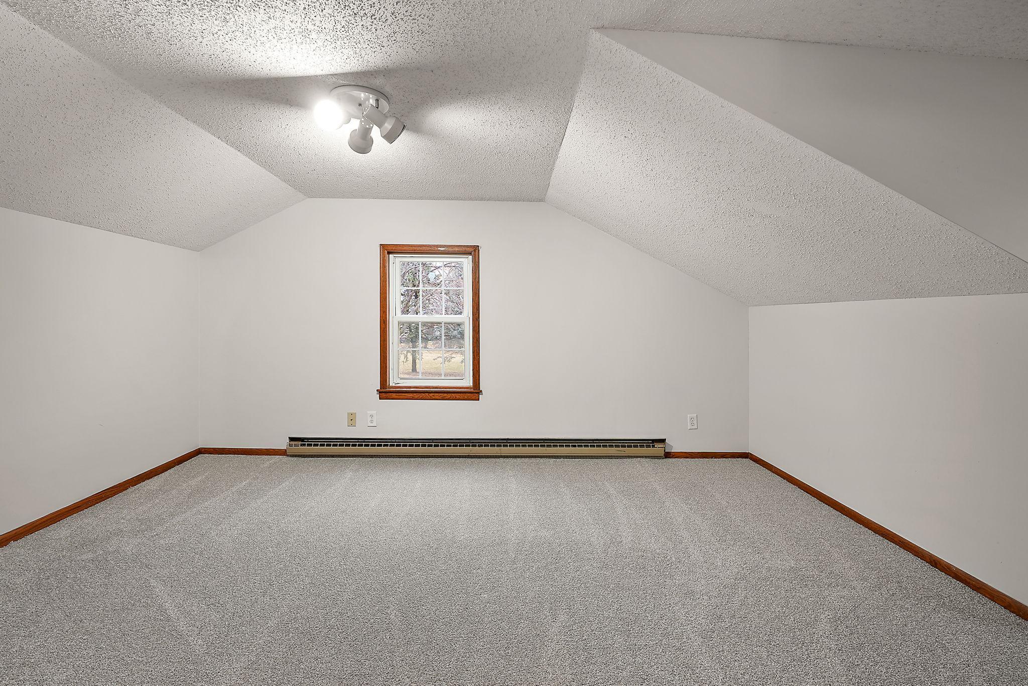 15717 Clayton Avenue E Property Photo 33