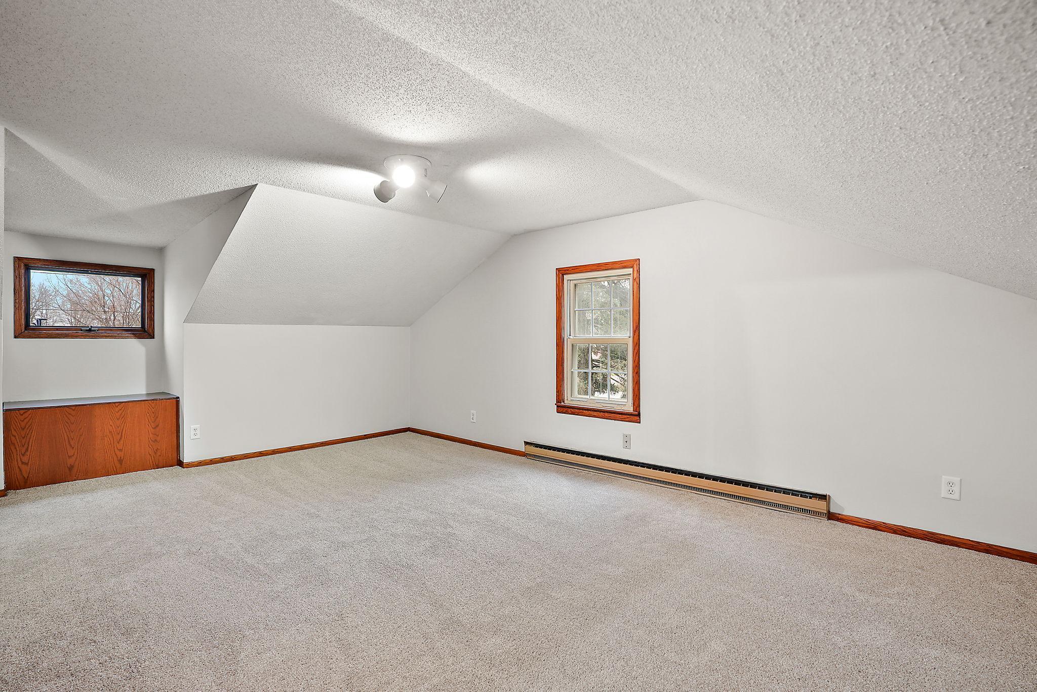 15717 Clayton Avenue E Property Photo 39