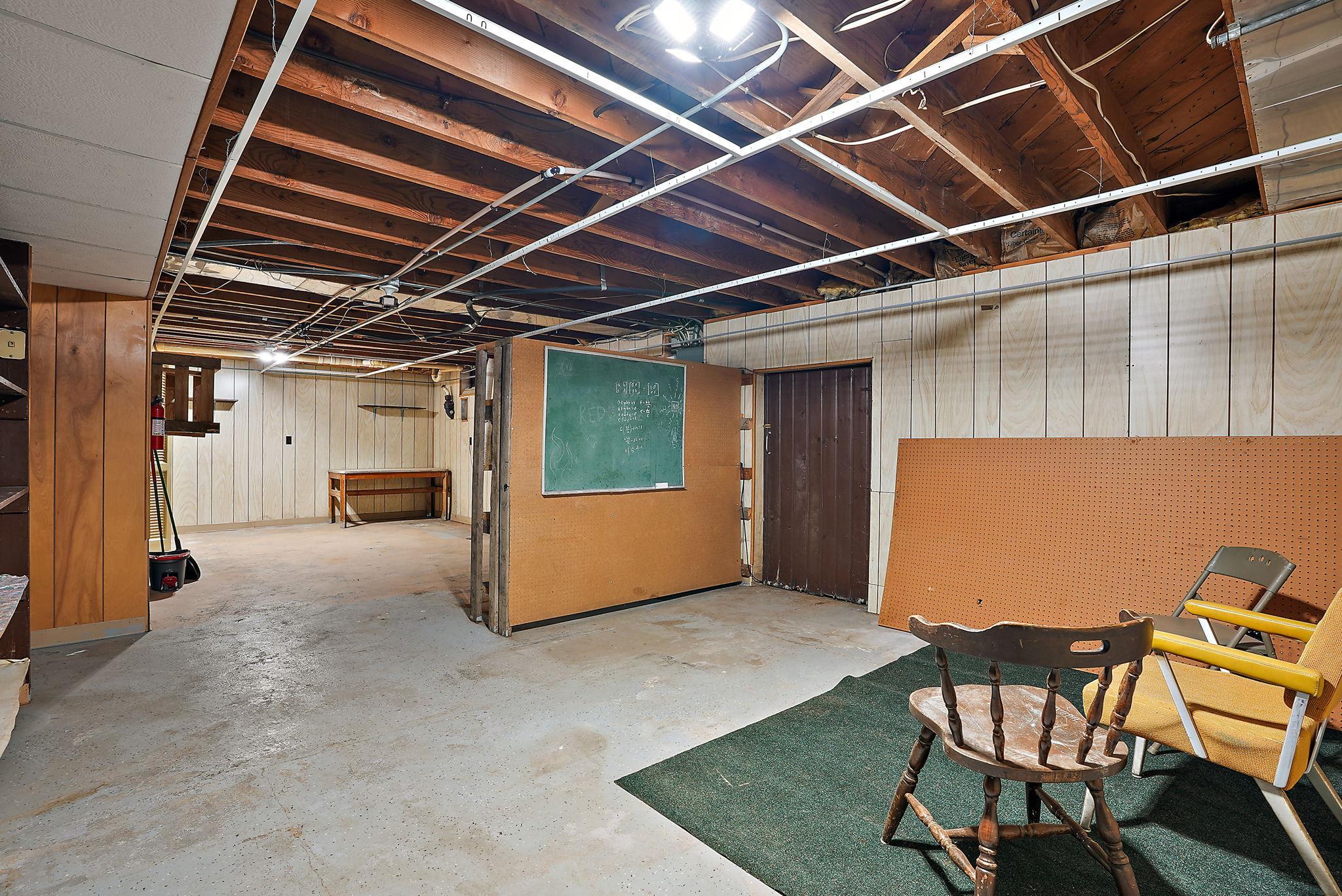 15717 Clayton Avenue E Property Photo 41