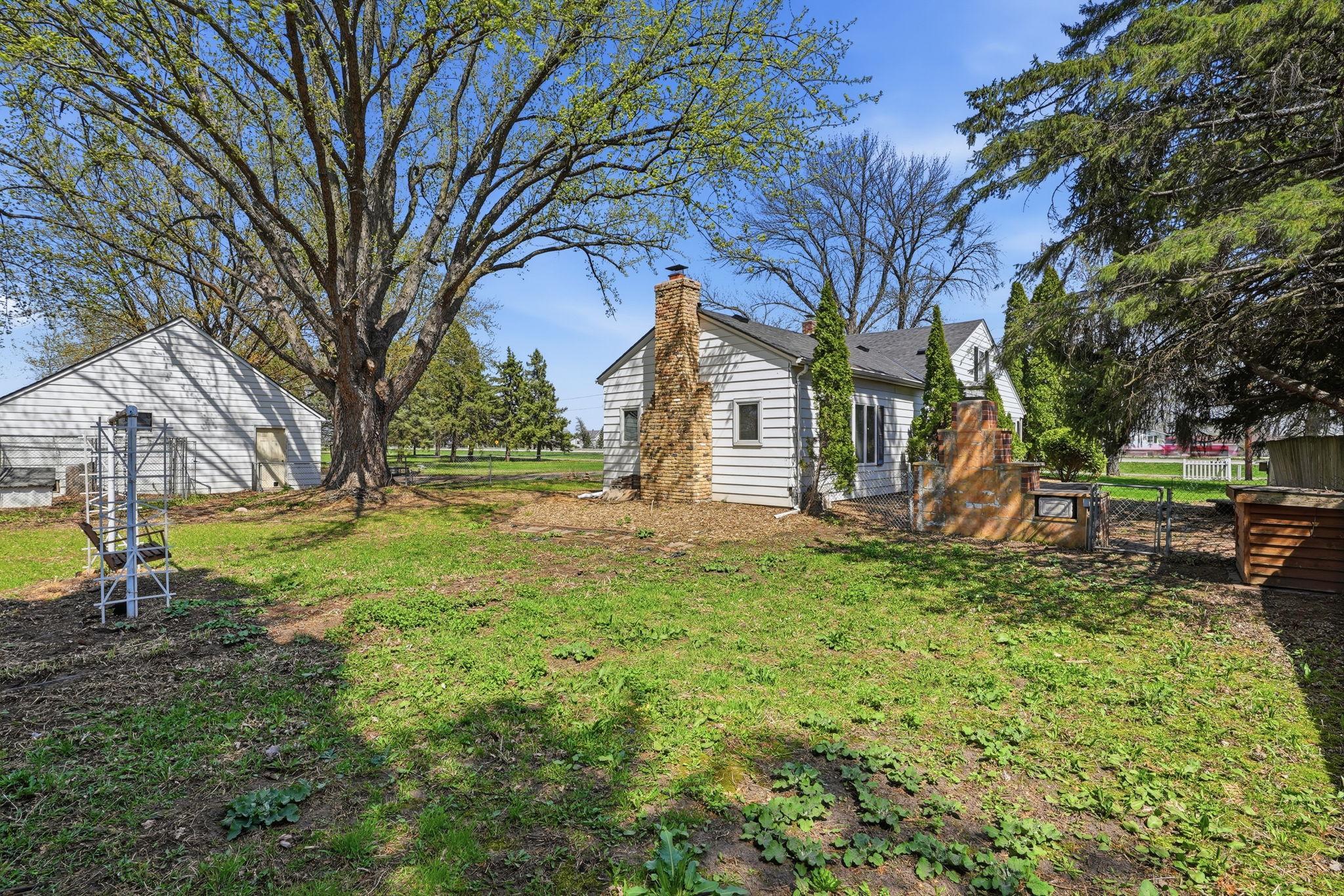 15717 Clayton Avenue E Property Photo 49