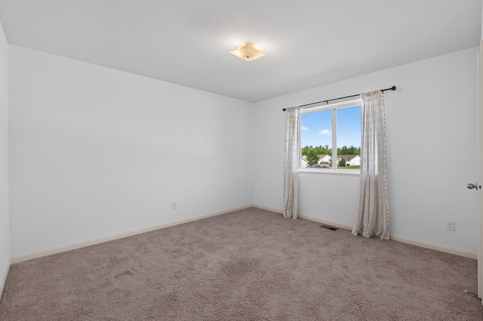 19077 Eagle Lake Road S Property Photo 23