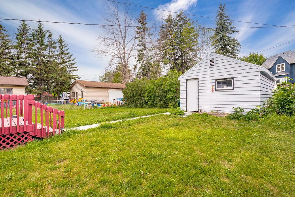5915 Grand Avenue Property Photo 4