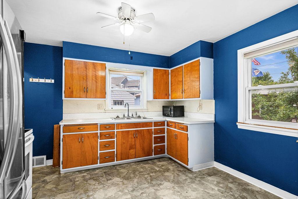5915 Grand Avenue Property Photo 9