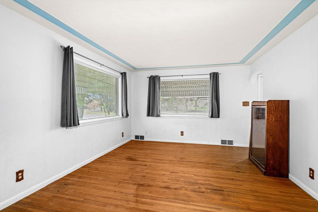 5915 Grand Avenue Property Photo 12