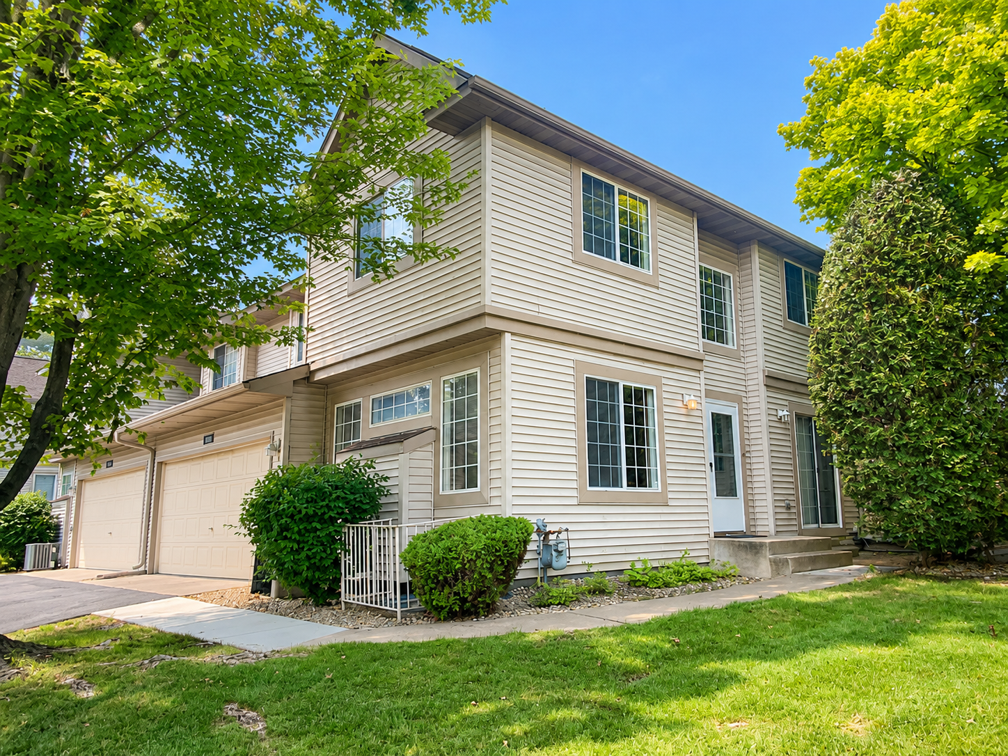 1088 Lovell Avenue W Property Photo 1