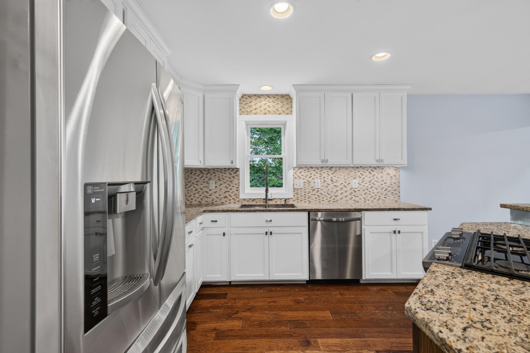 2421 4th Street Property Photo 6