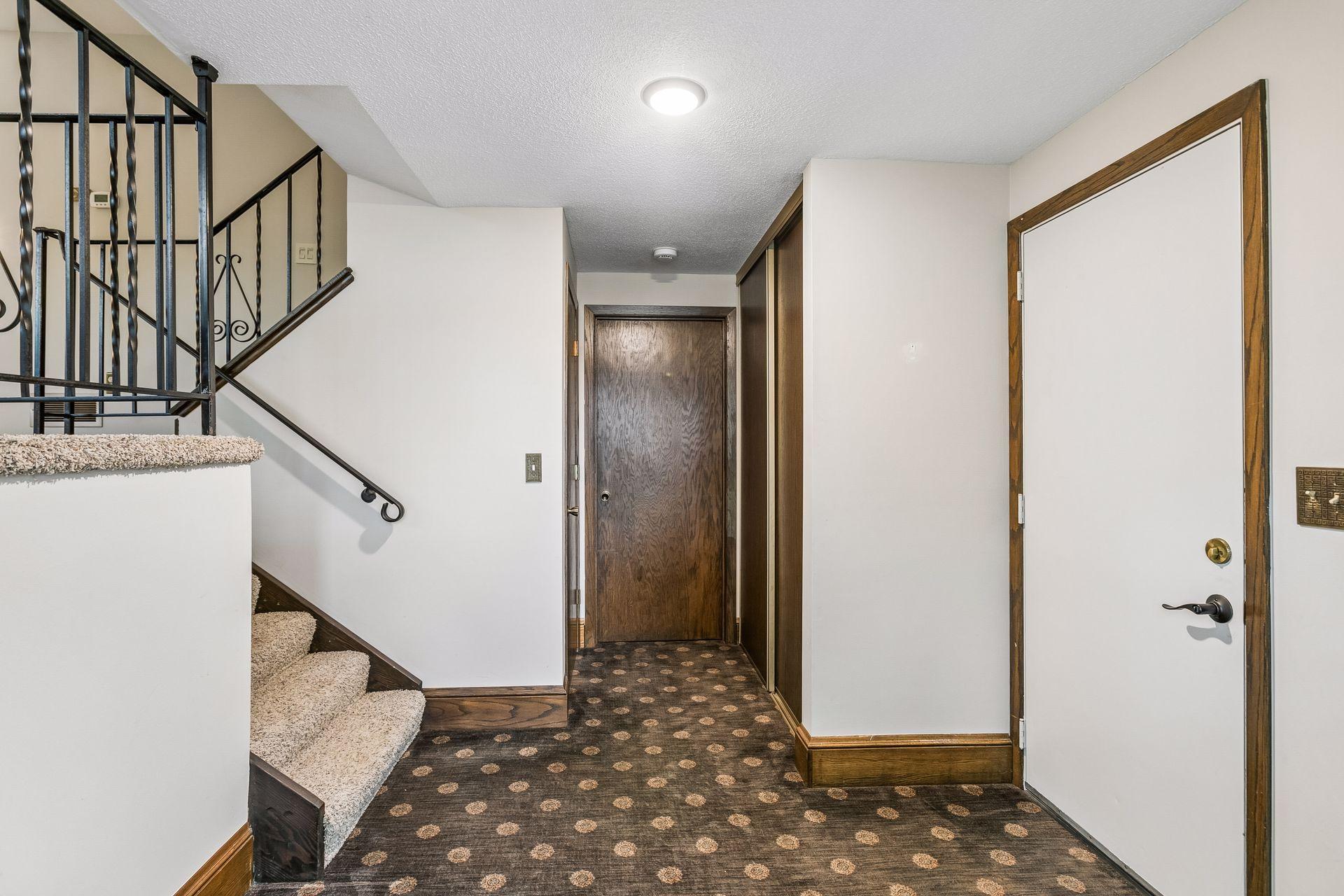 1013 Robinhood Place Property Photo 5