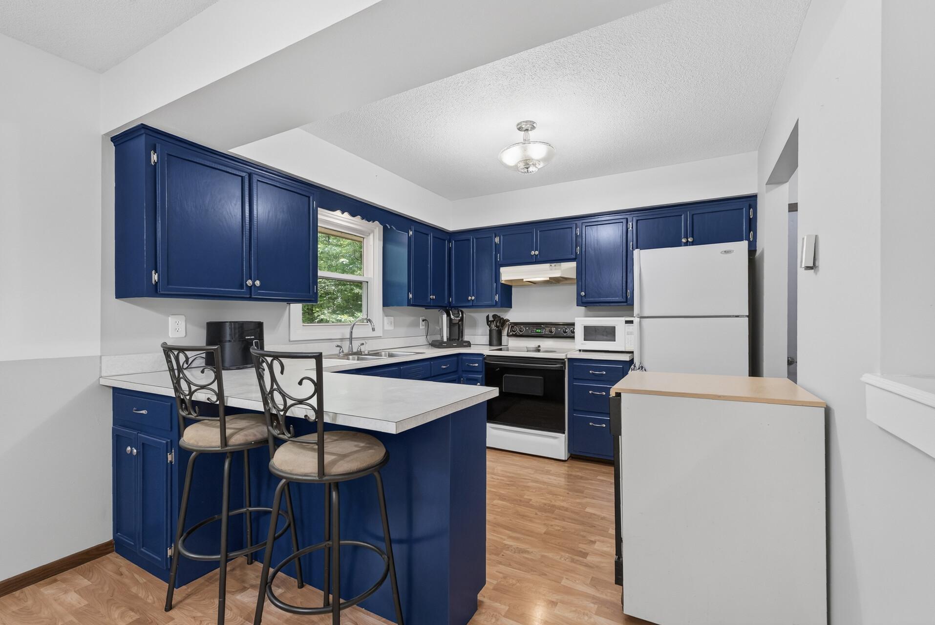 10761 Crow Hassan Park Road Property Photo 4
