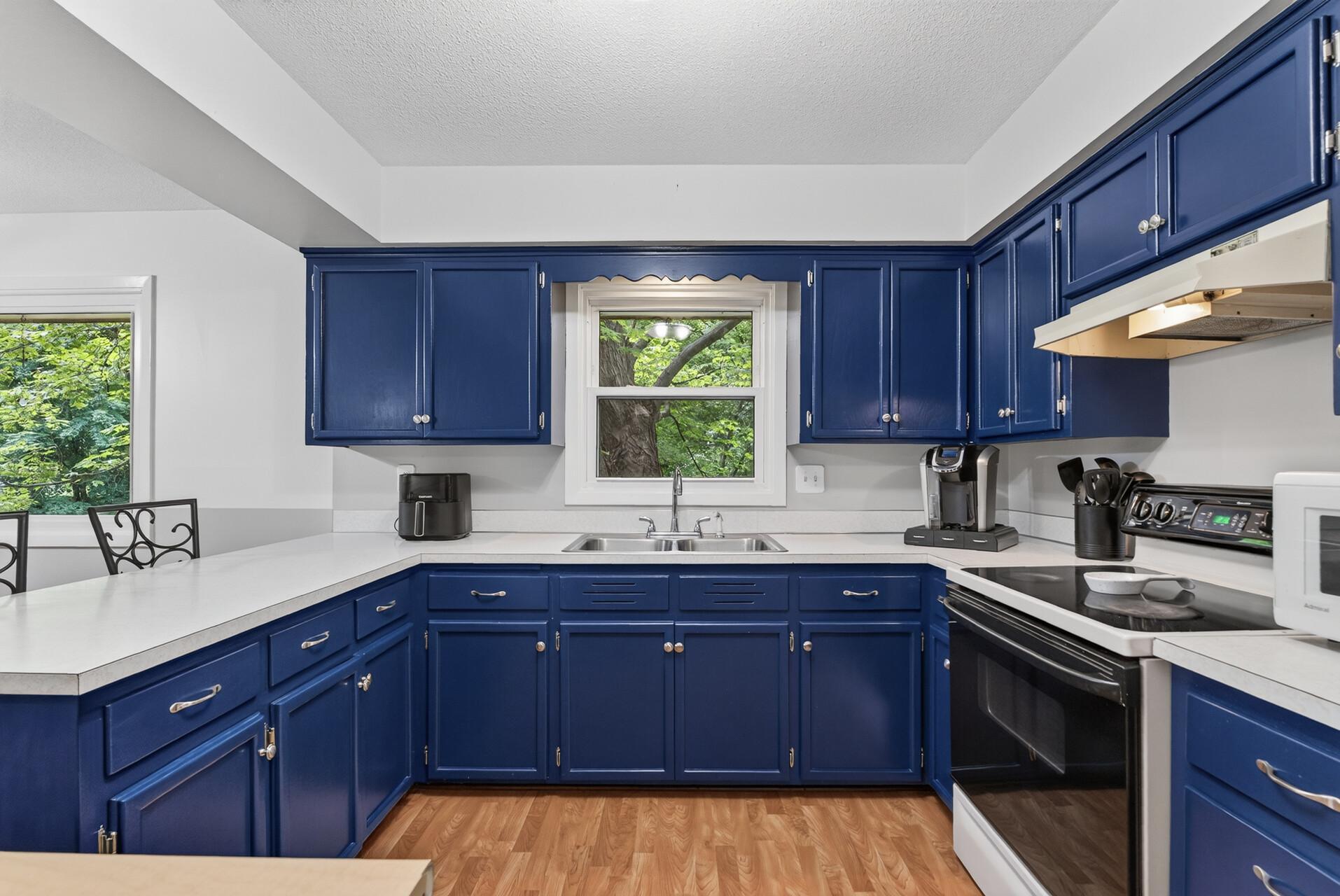 10761 Crow Hassan Park Road Property Photo 5