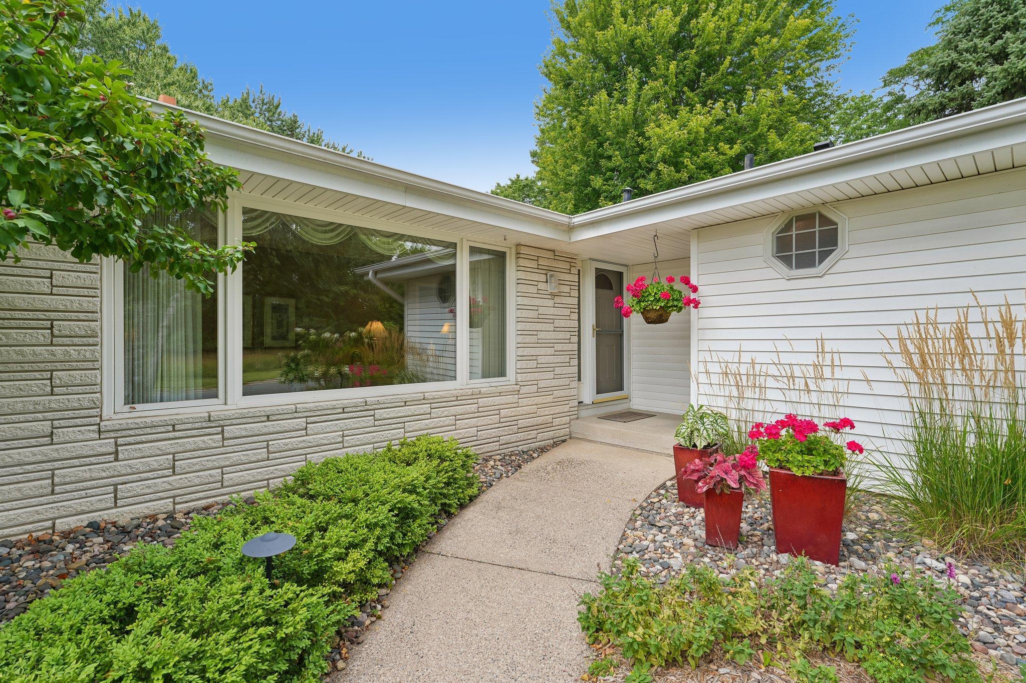 9632 Oxborough Road Property Photo 4