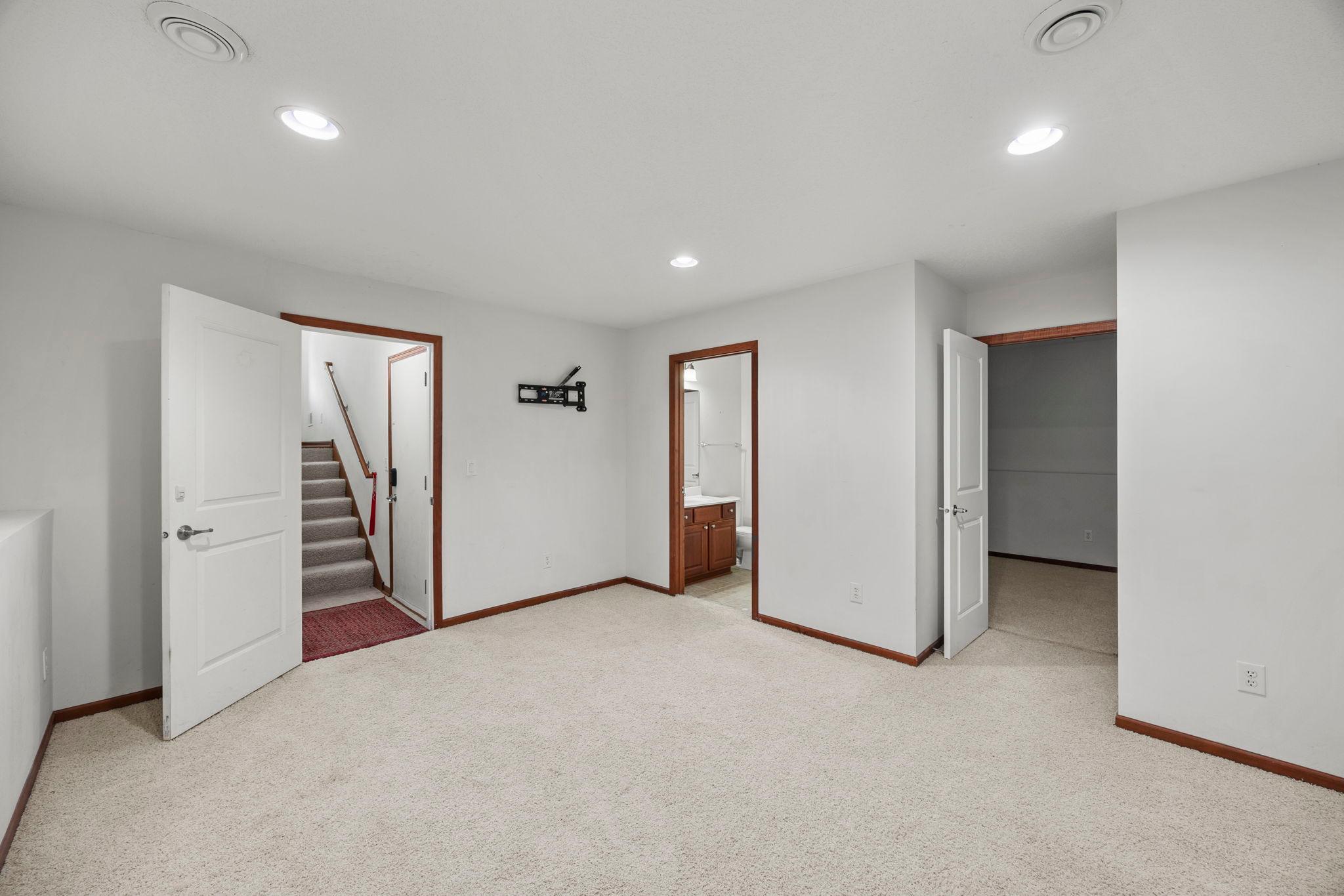 4022 Cedar Grove Lane Property Photo 6