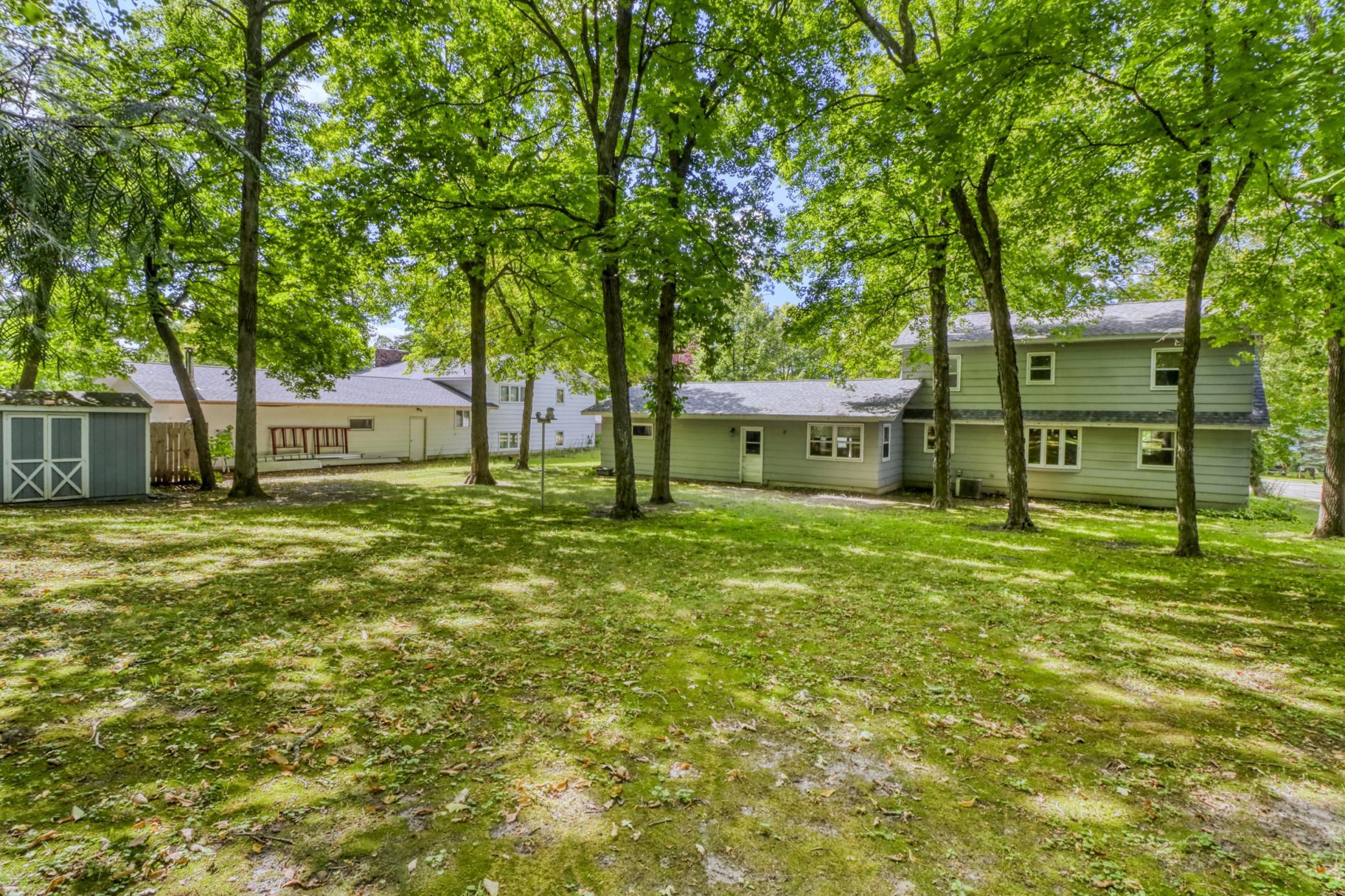 1583 E Shore Drive Property Photo 9