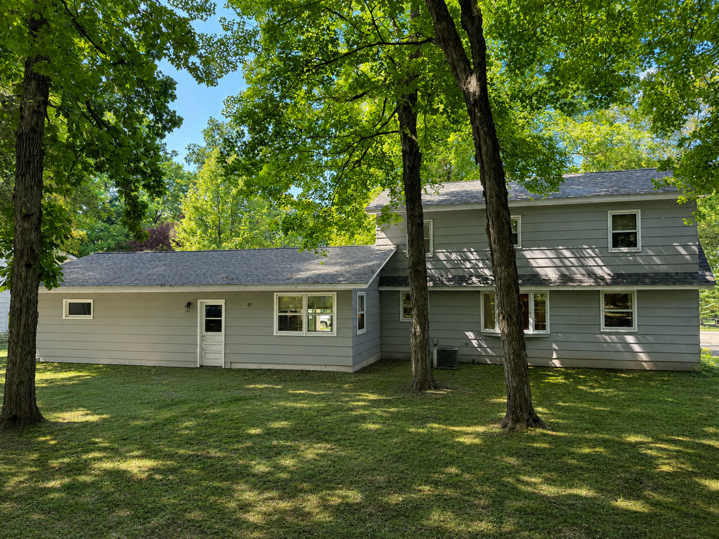 1583 E Shore Drive Property Photo 10