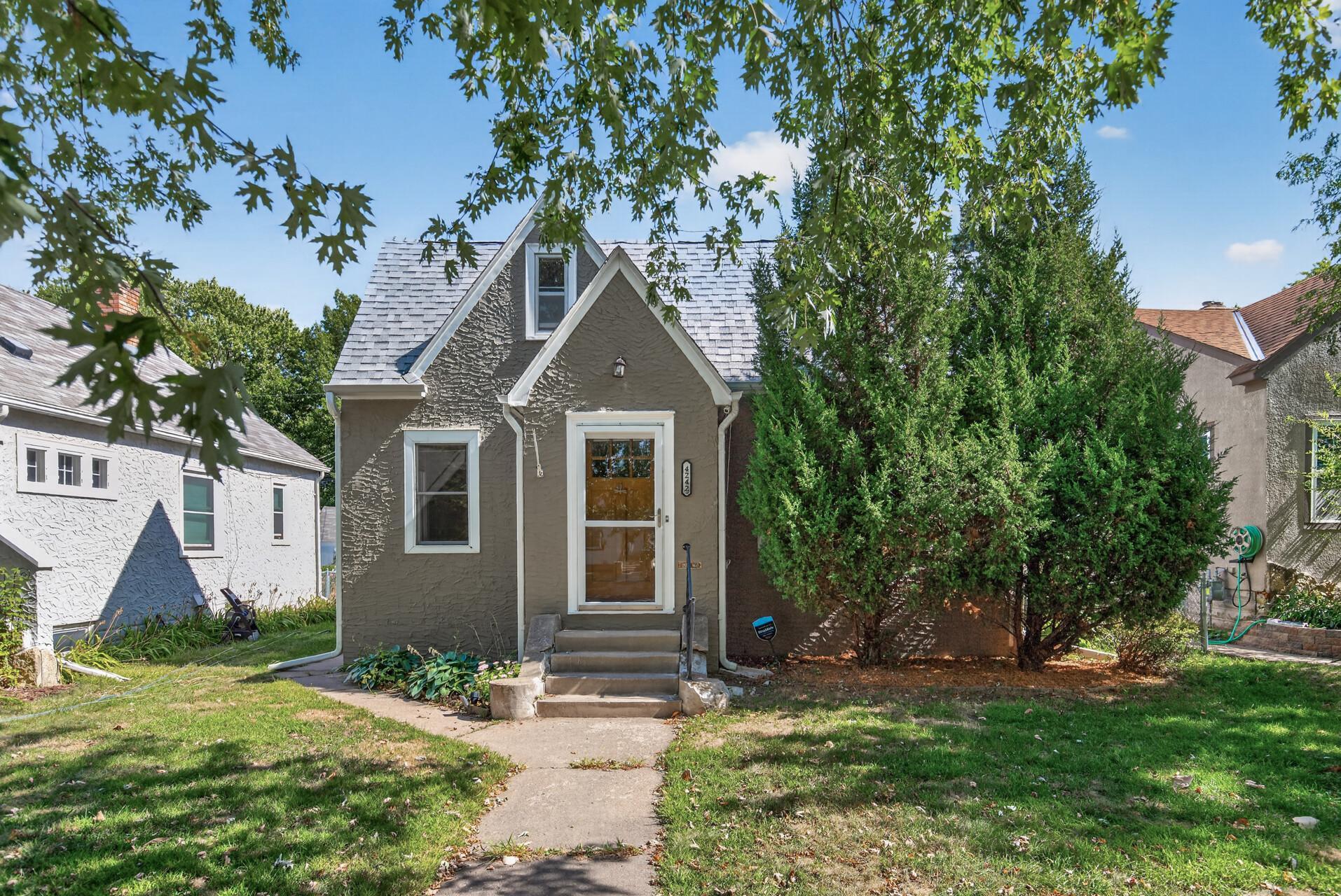 4242 Thomas Avenue N Property Photo 3