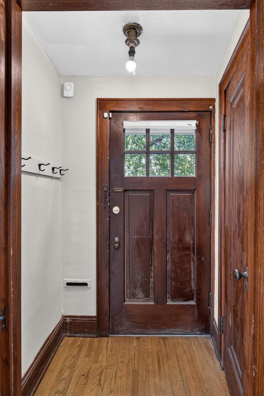 4242 Thomas Avenue N Property Photo 4