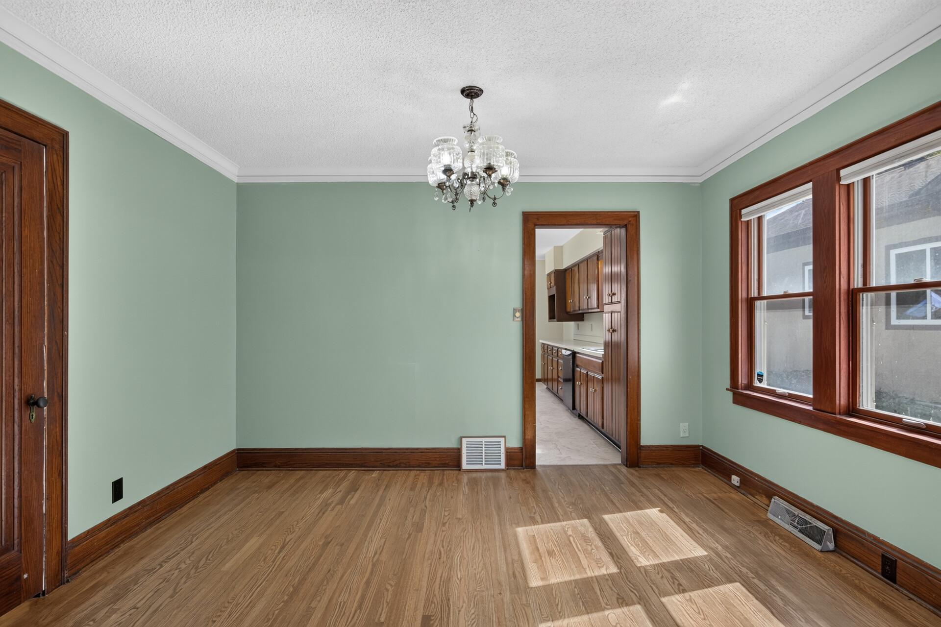 4242 Thomas Avenue N Property Photo 9
