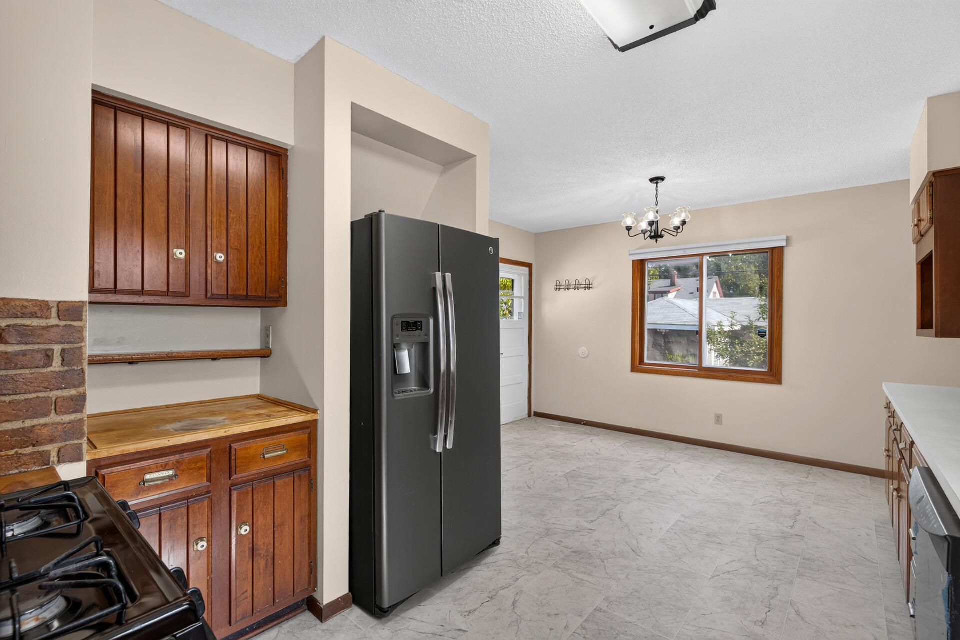 4242 Thomas Avenue N Property Photo 12