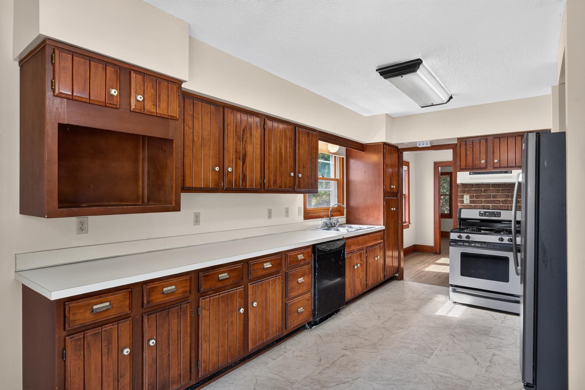 4242 Thomas Avenue N Property Photo 14