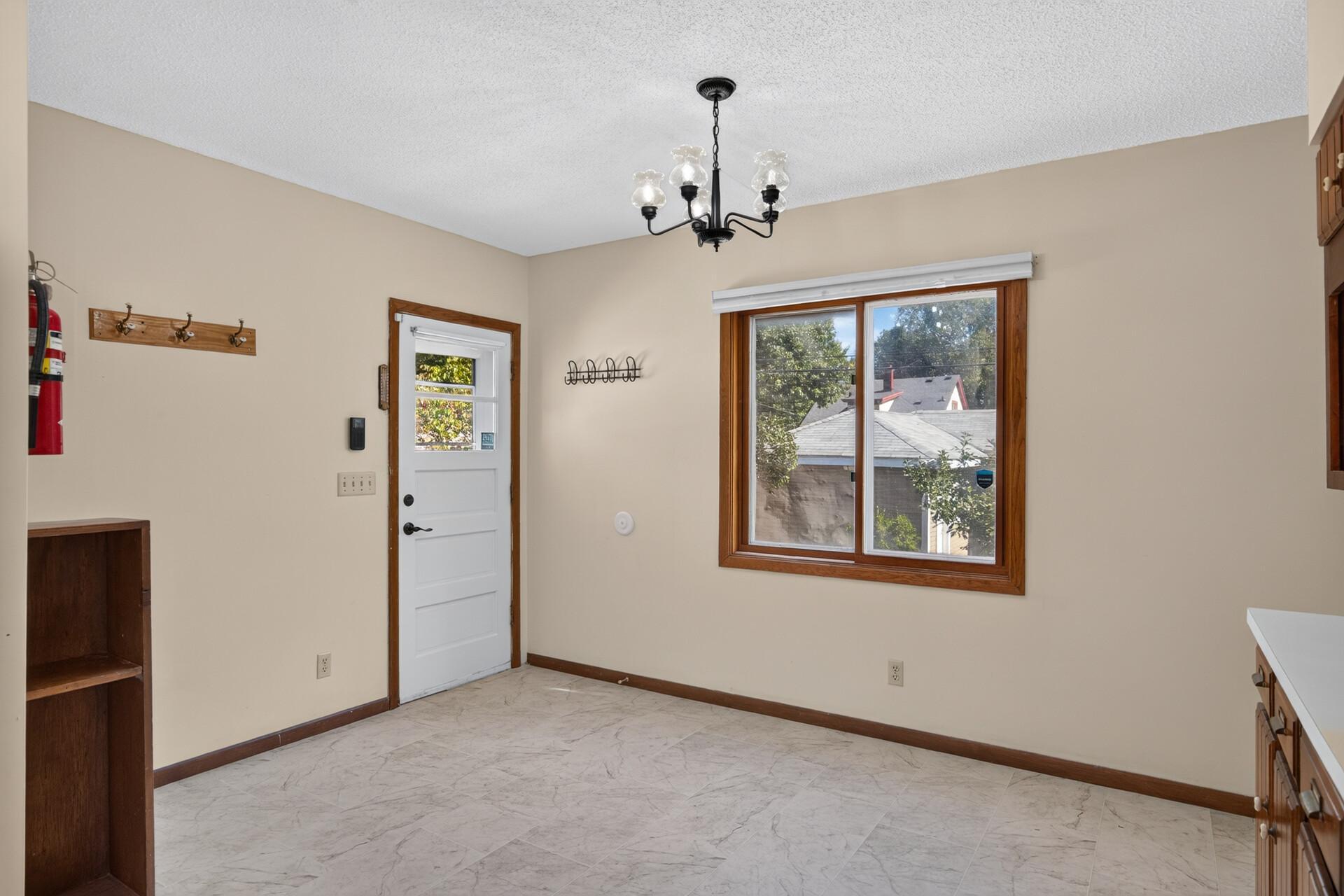 4242 Thomas Avenue N Property Photo 16