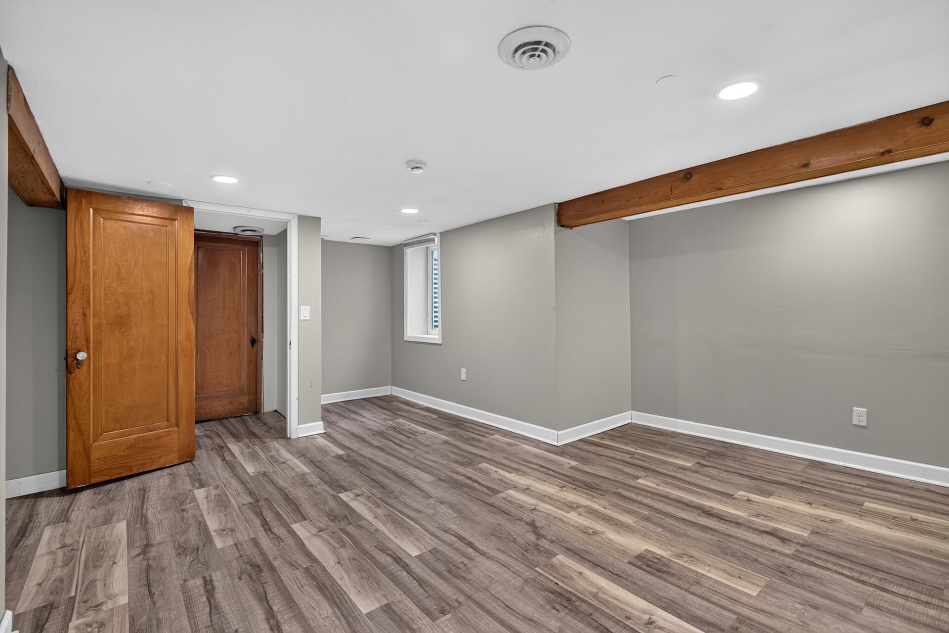 4242 Thomas Avenue N Property Photo 25