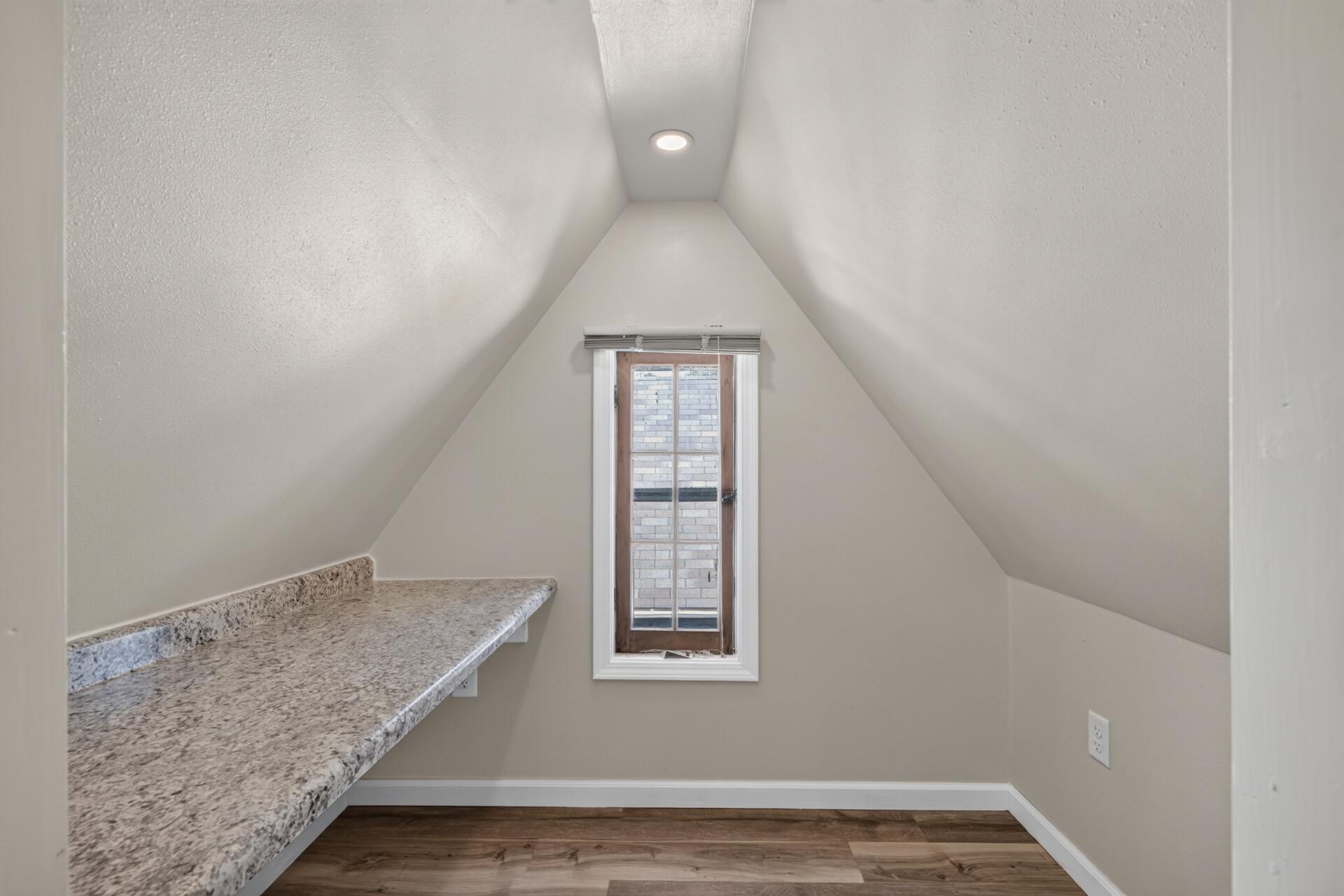 4242 Thomas Avenue N Property Photo 26