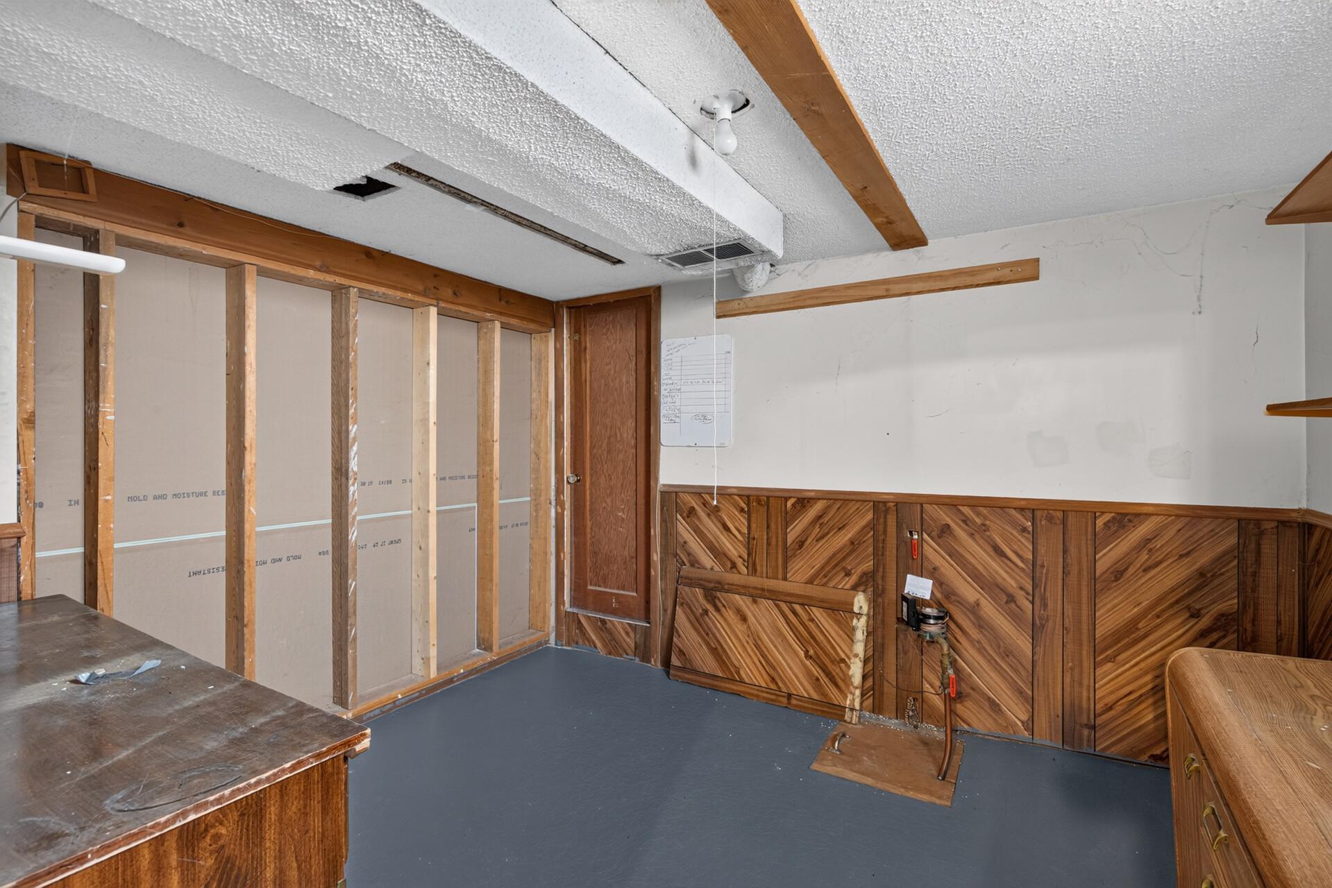 4242 Thomas Avenue N Property Photo 26