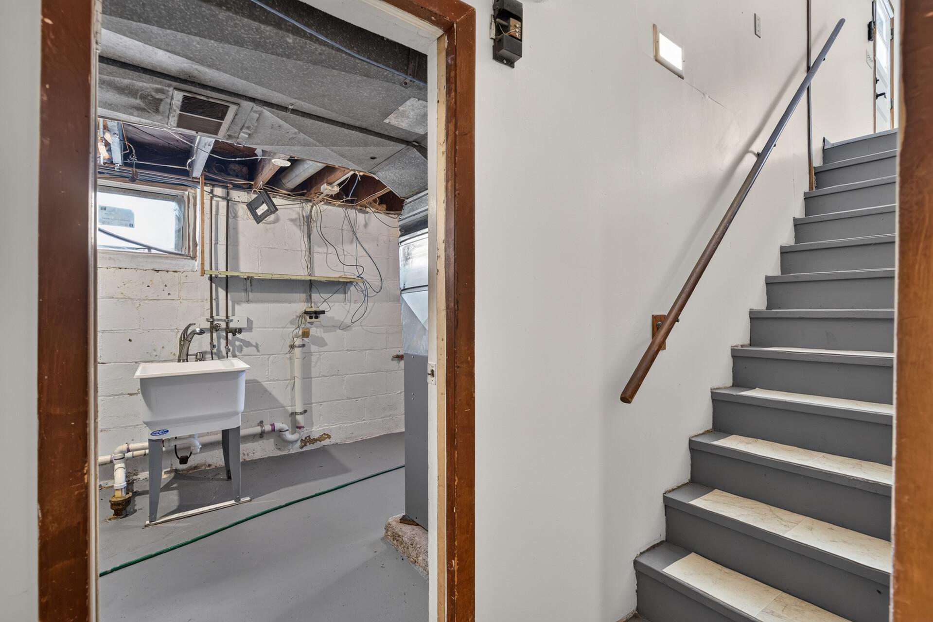 4242 Thomas Avenue N Property Photo 28