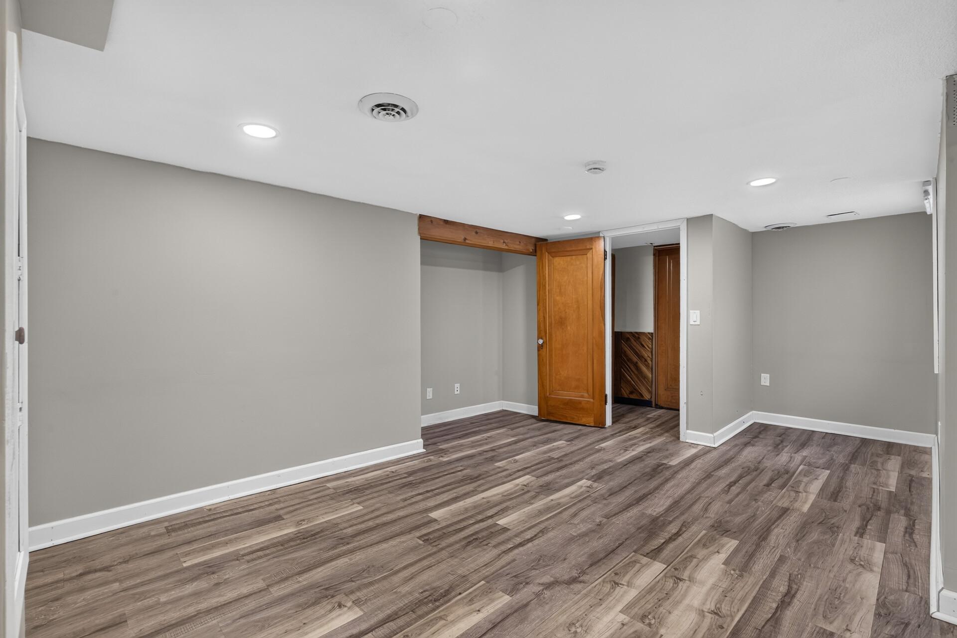 4242 Thomas Avenue N Property Photo 31