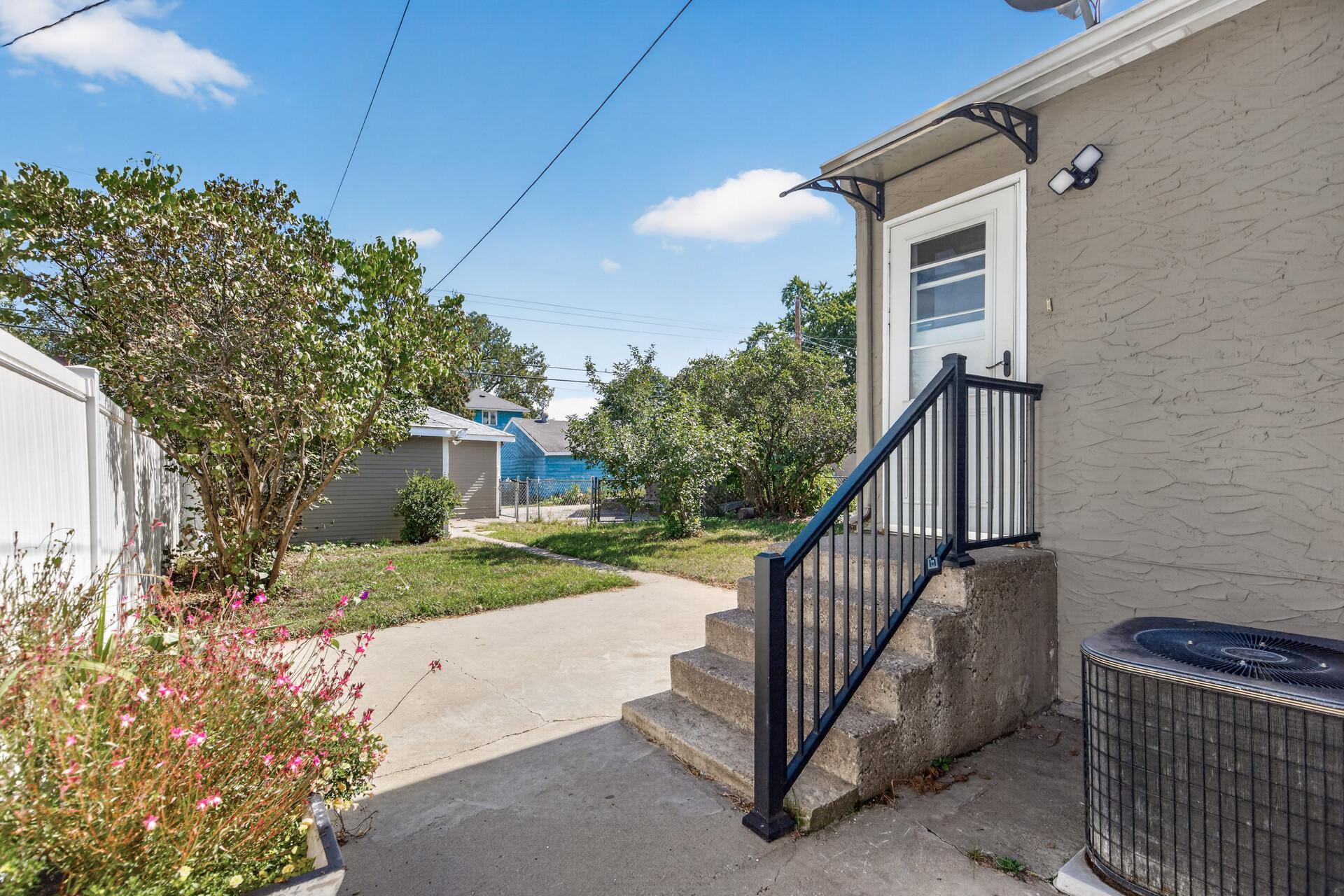 4242 Thomas Avenue N Property Photo 40
