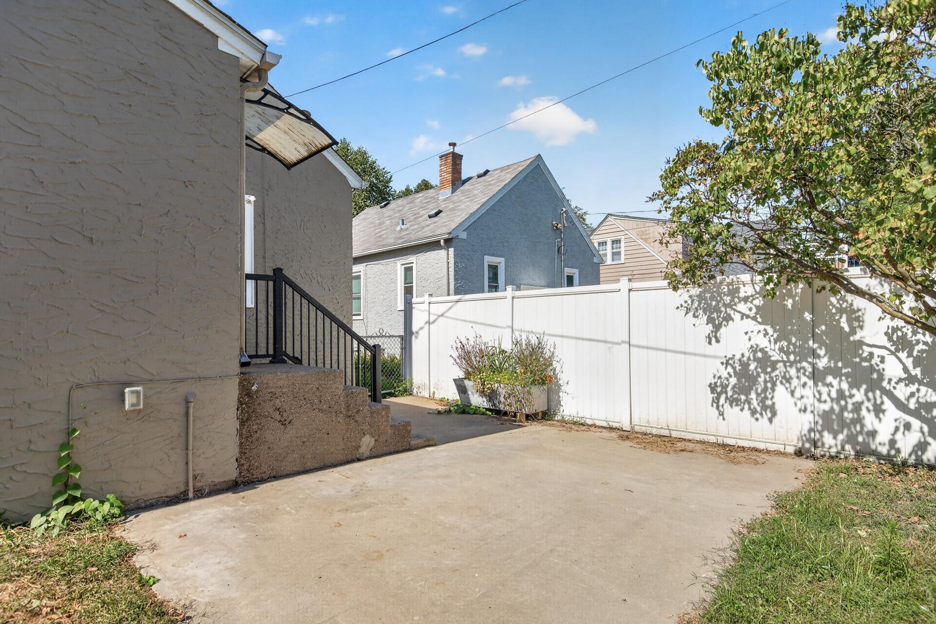 4242 Thomas Avenue N Property Photo 43