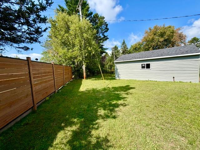 915 Ne 7th Avenue Property Photo 3