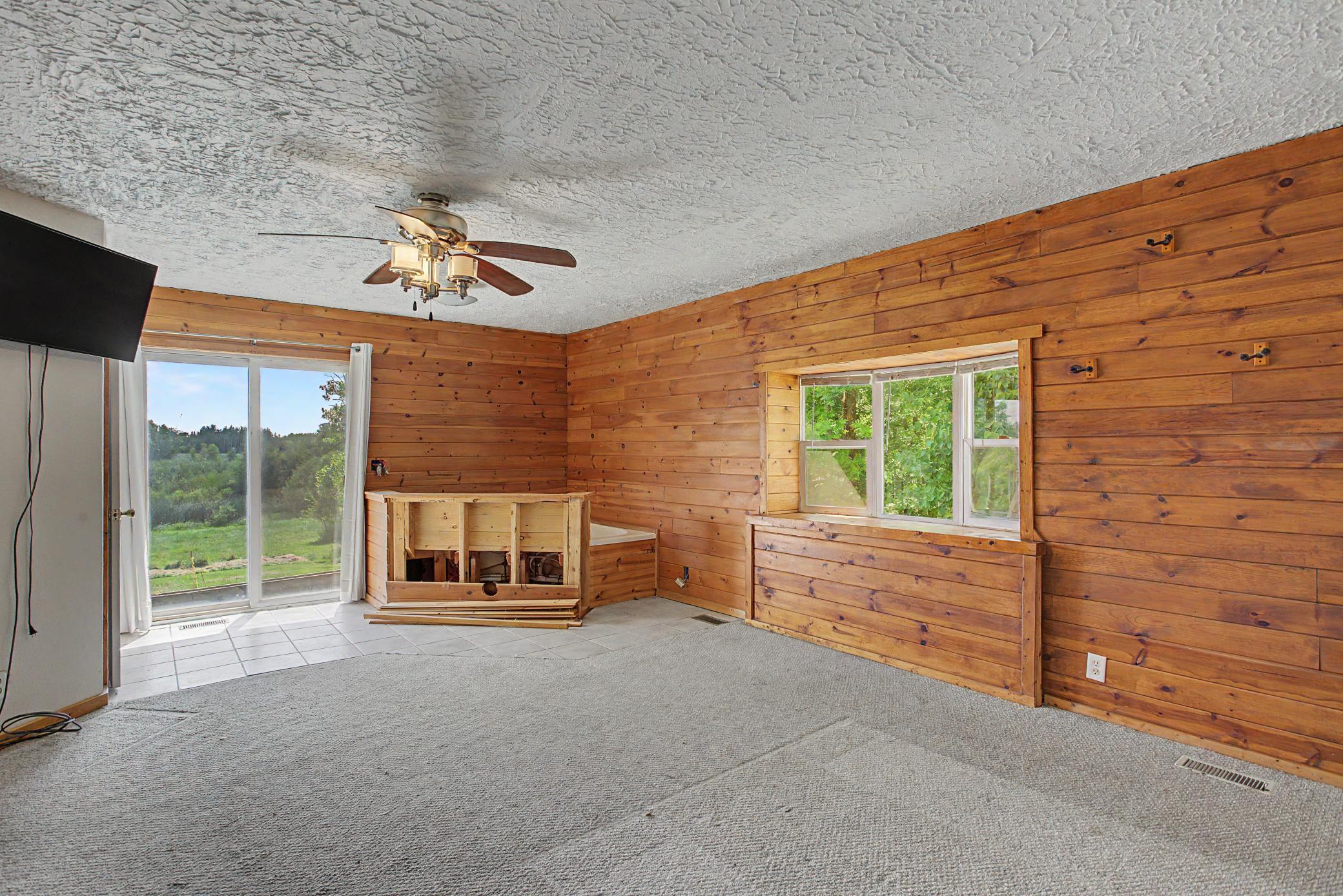 37981 Southfork Road Property Photo 24