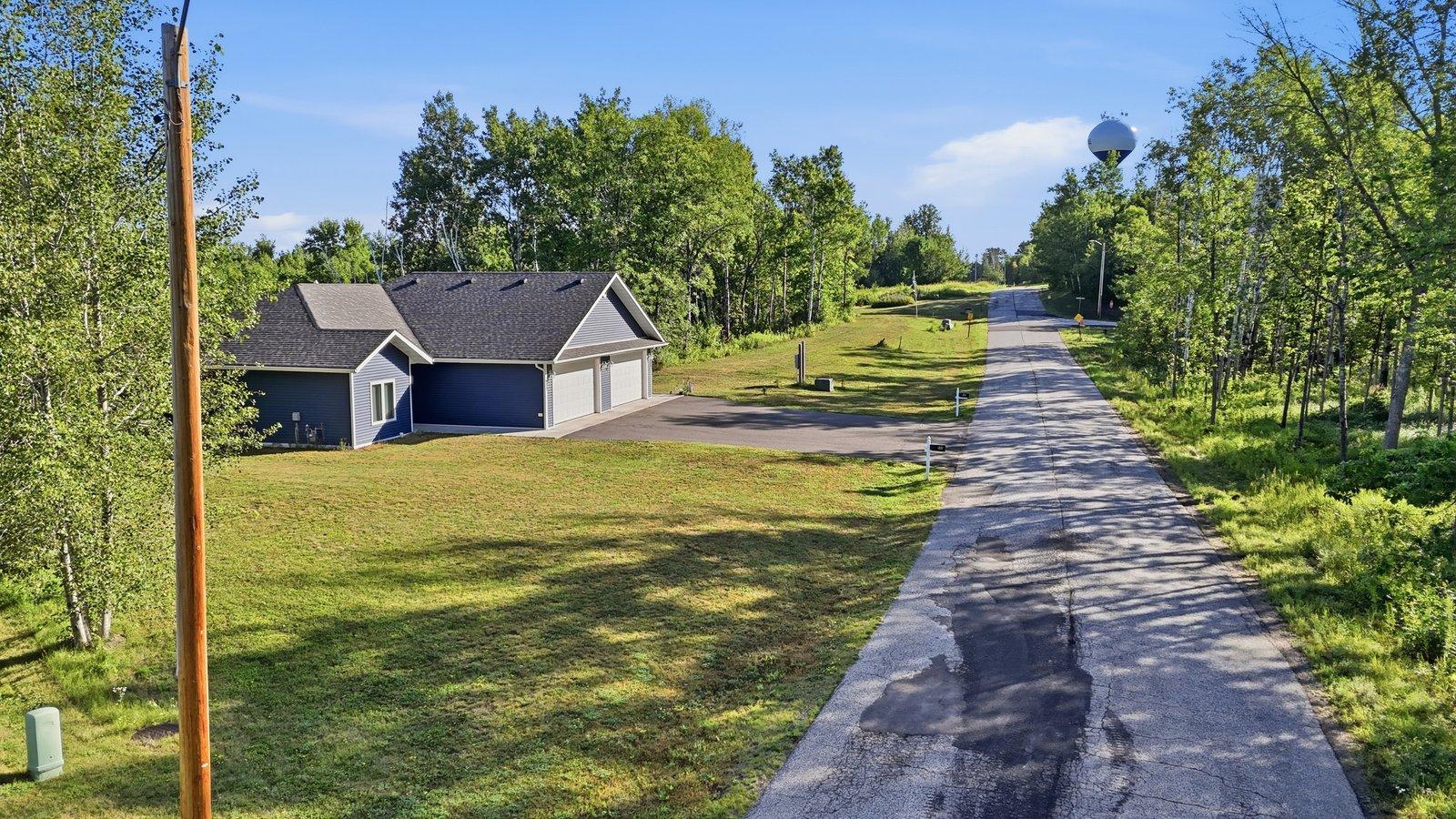 400 Jon Brown Drive Property Photo 3