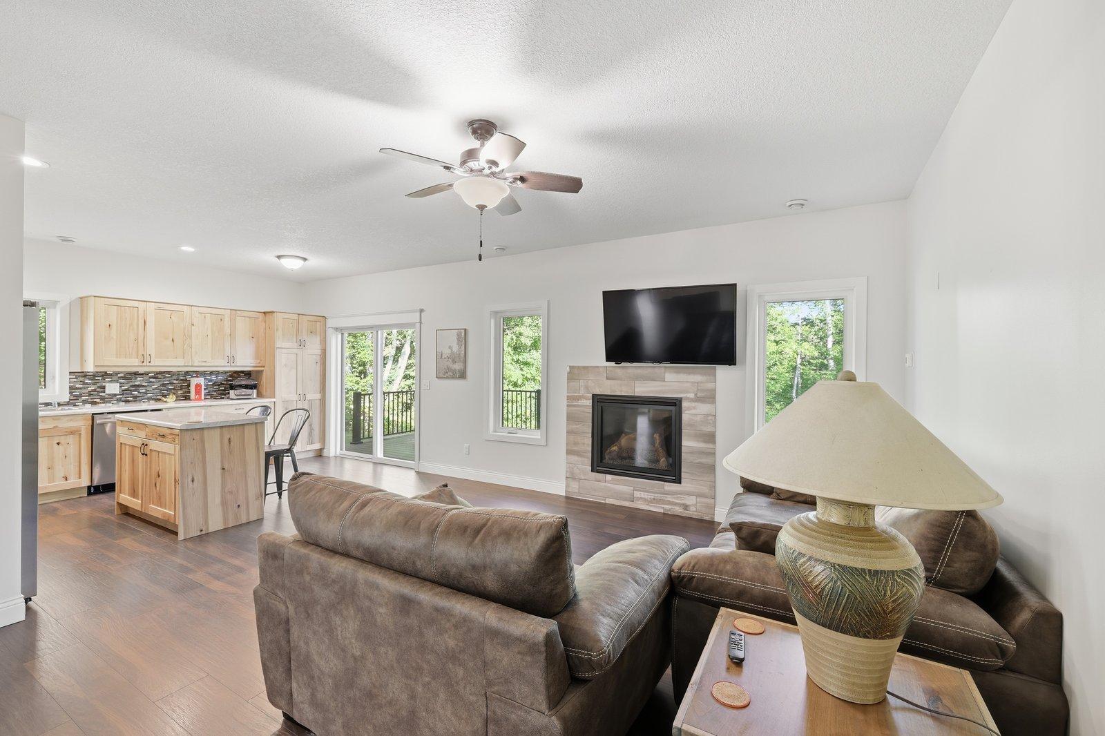 400 Jon Brown Drive Property Photo 9