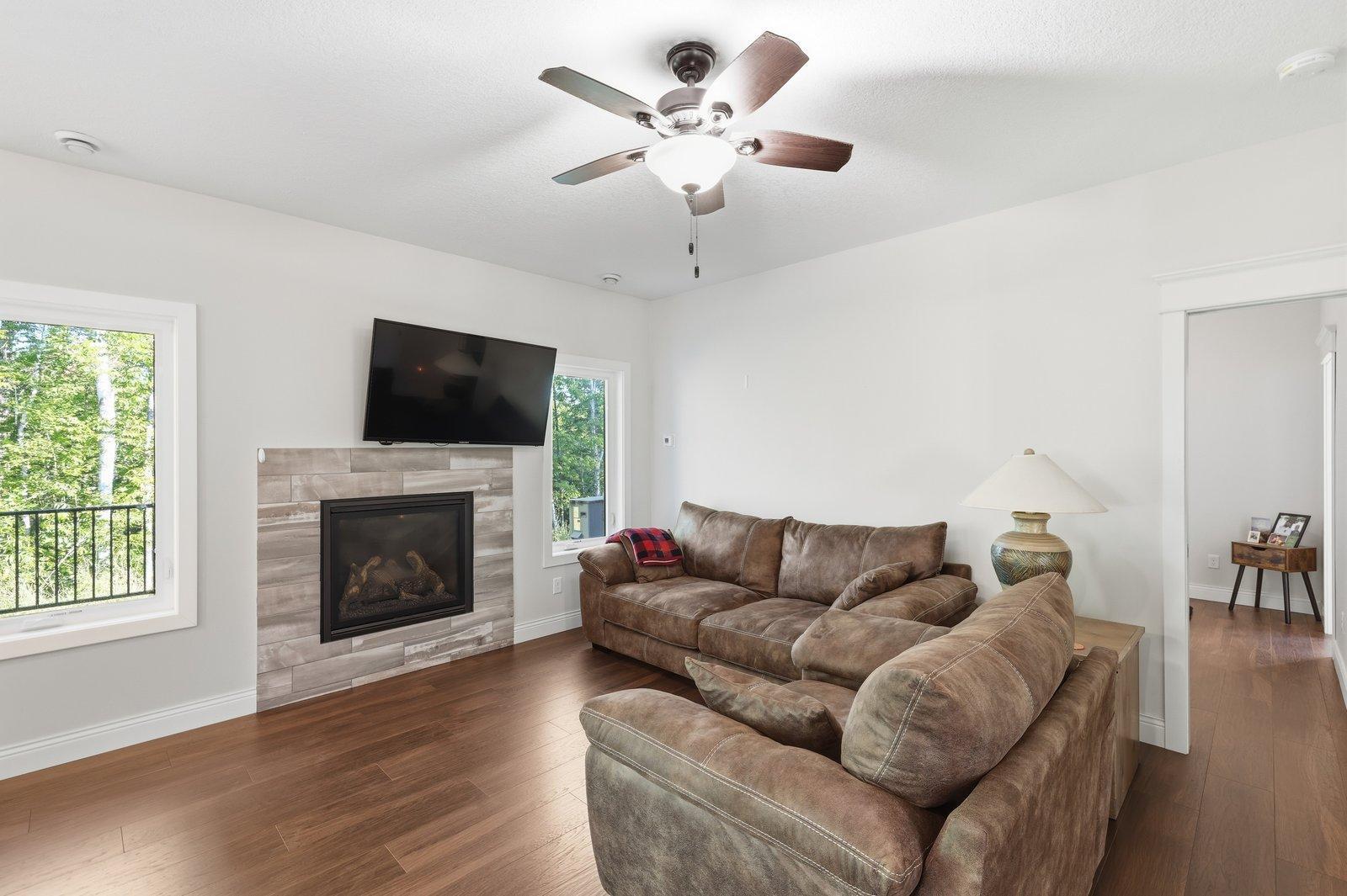 400 Jon Brown Drive Property Photo 11