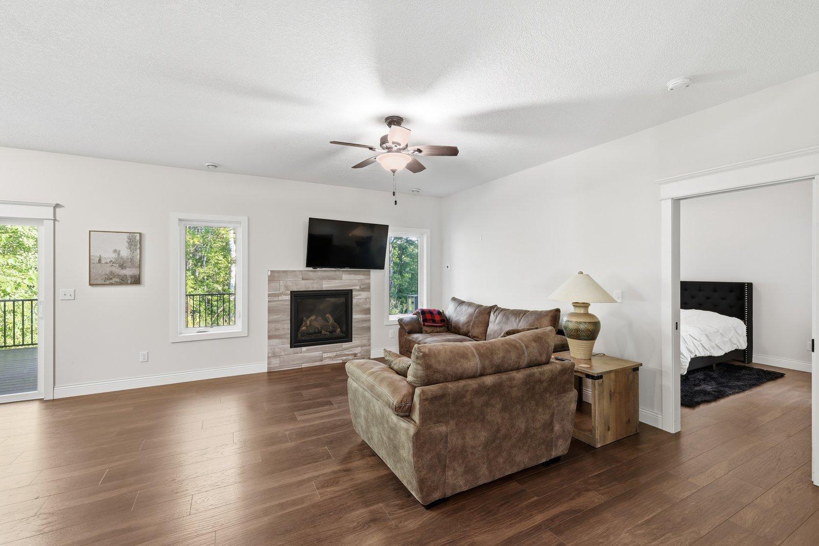 400 Jon Brown Drive Property Photo 12
