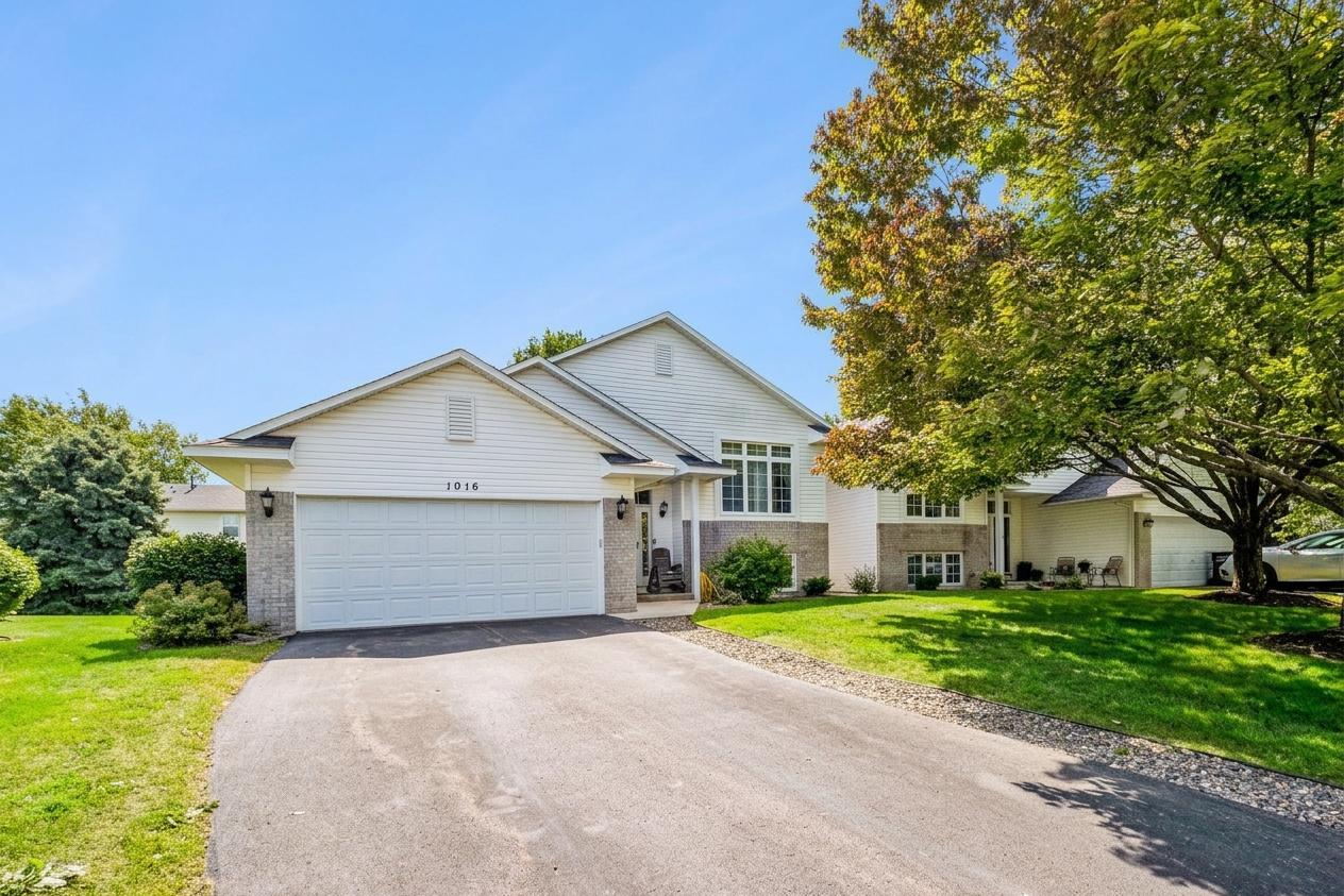 1016 Lilac Court Property Photo 1