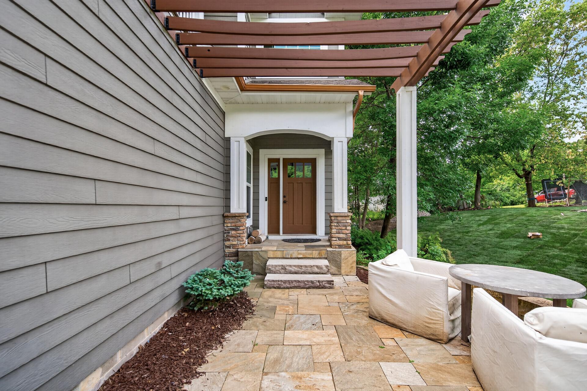 1545 Maple Place Property Photo 4