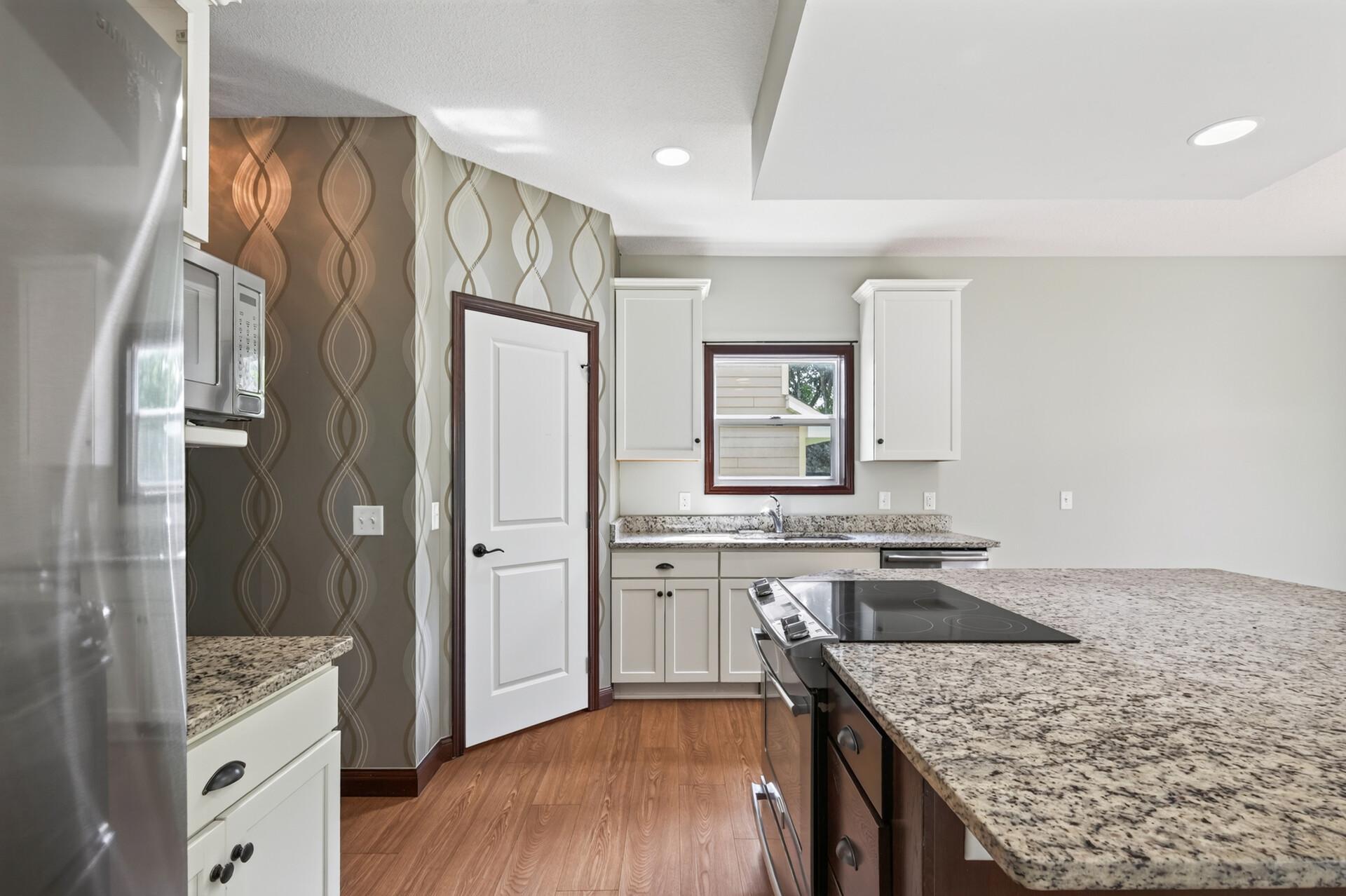 1545 Maple Place Property Photo 19