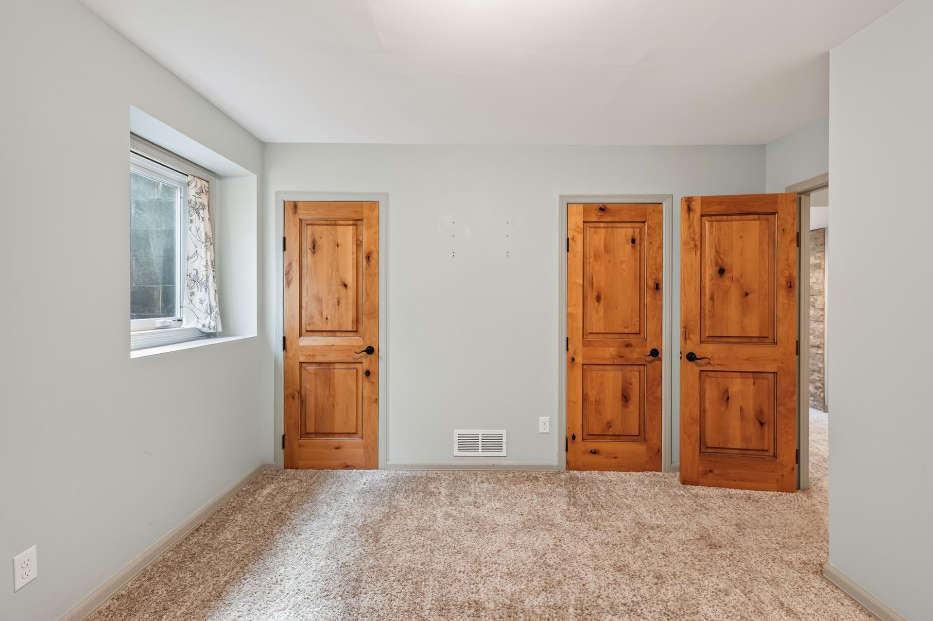 1545 Maple Place Property Photo 46