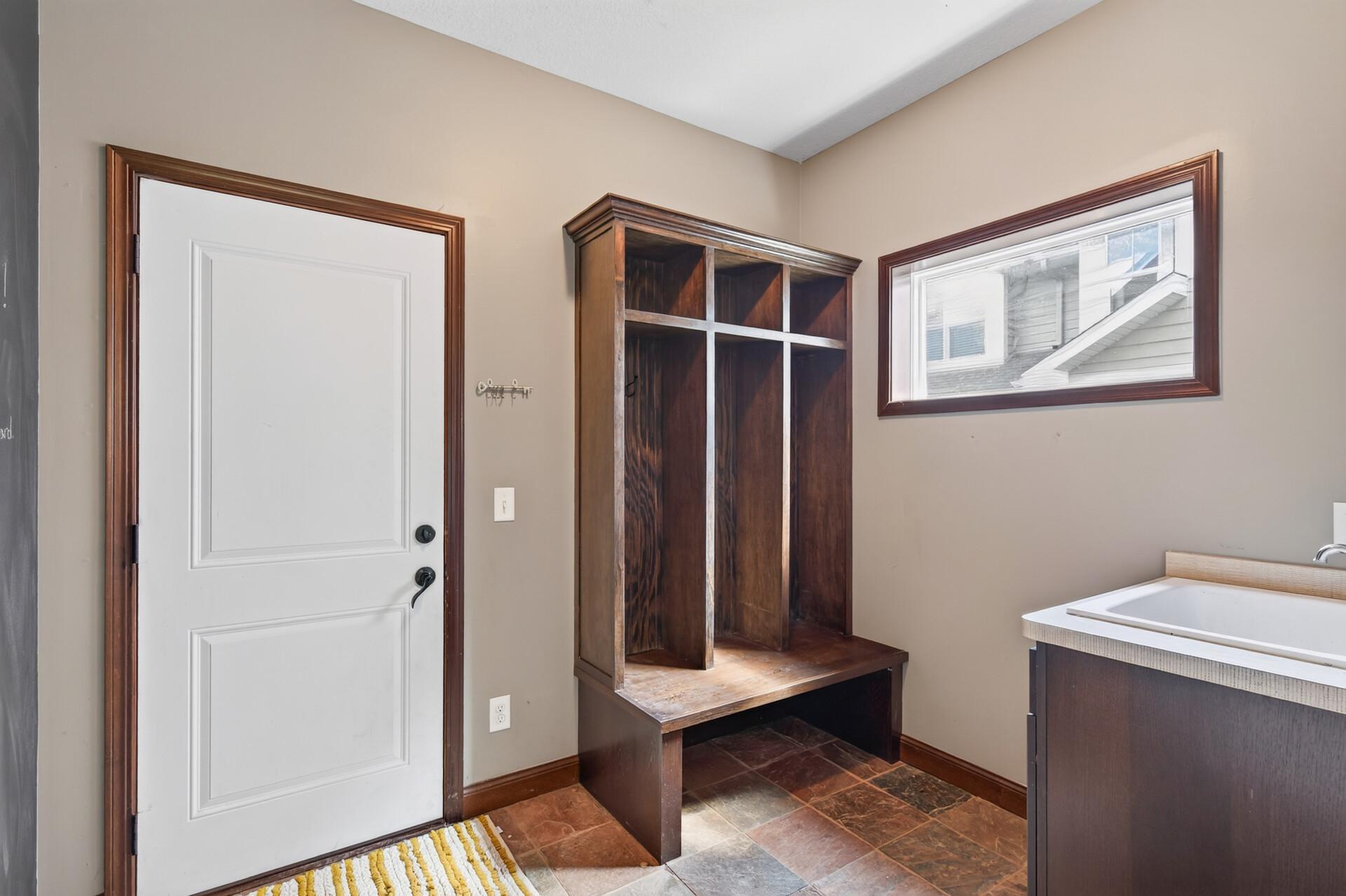 1545 Maple Place Property Photo 49