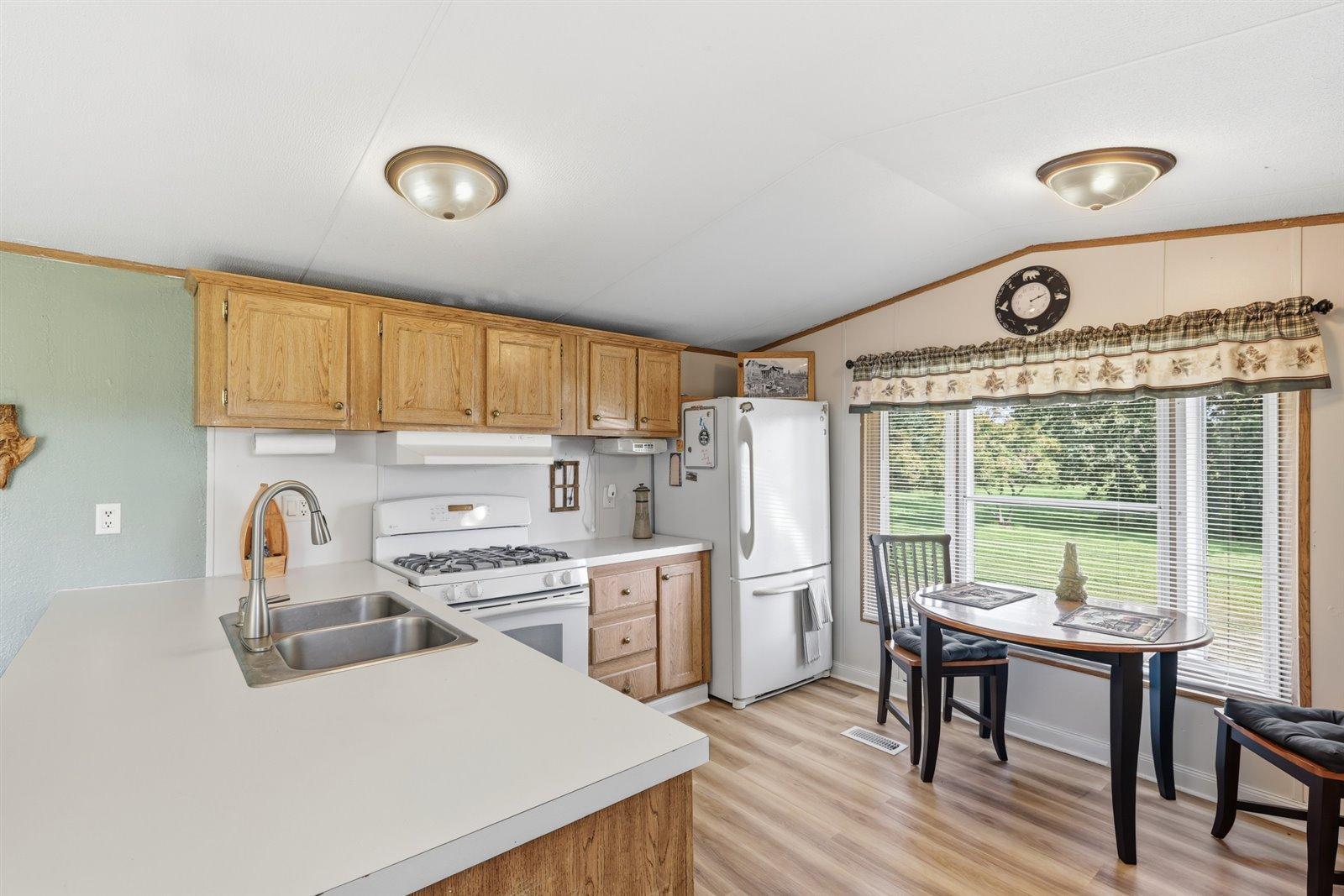 10062 Dart Road Property Photo 5