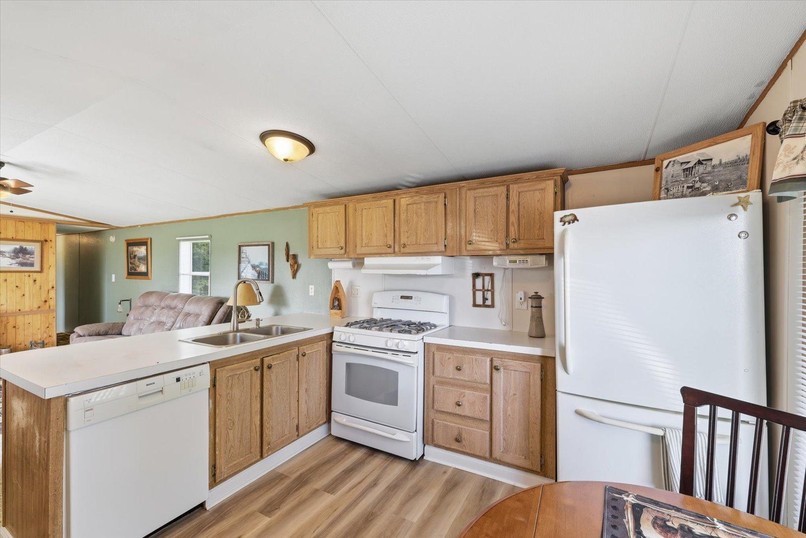 10062 Dart Road Property Photo 6