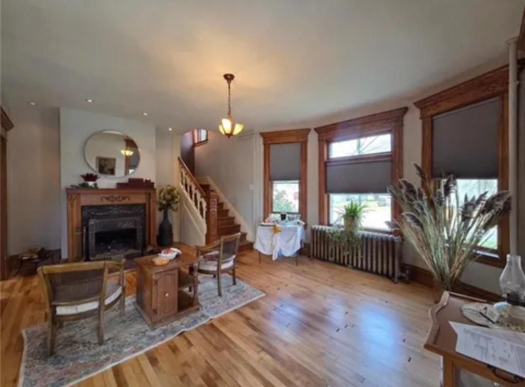 21 3rd Street E 1960 Property Photo 4