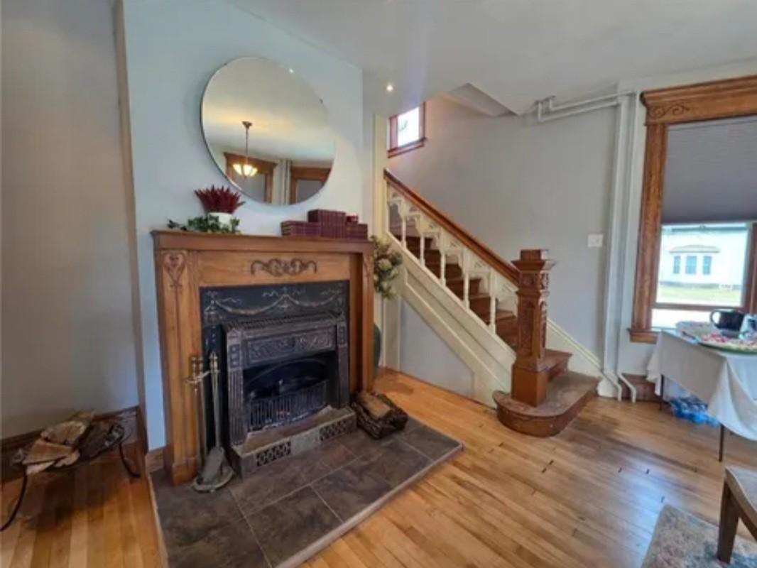 21 3rd Street E 1960 Property Photo 6