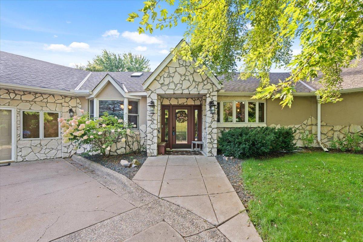 31813 Lakeway Drive Ne Property Photo 2
