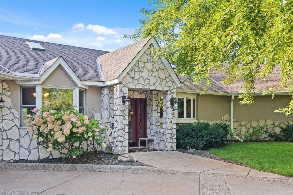 31813 Lakeway Drive Ne Property Photo 6