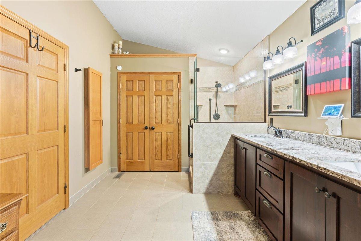 31813 Lakeway Drive Ne Property Photo 24