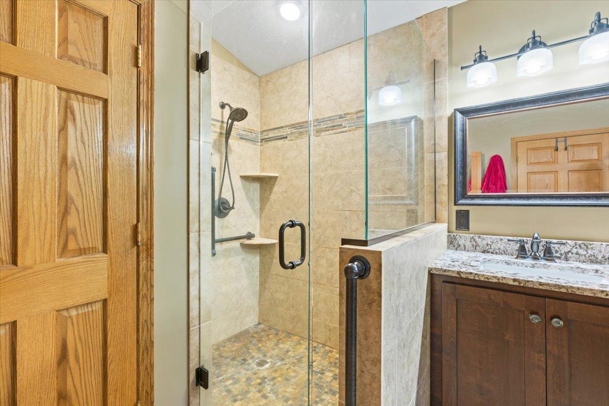 31813 Lakeway Drive Ne Property Photo 25